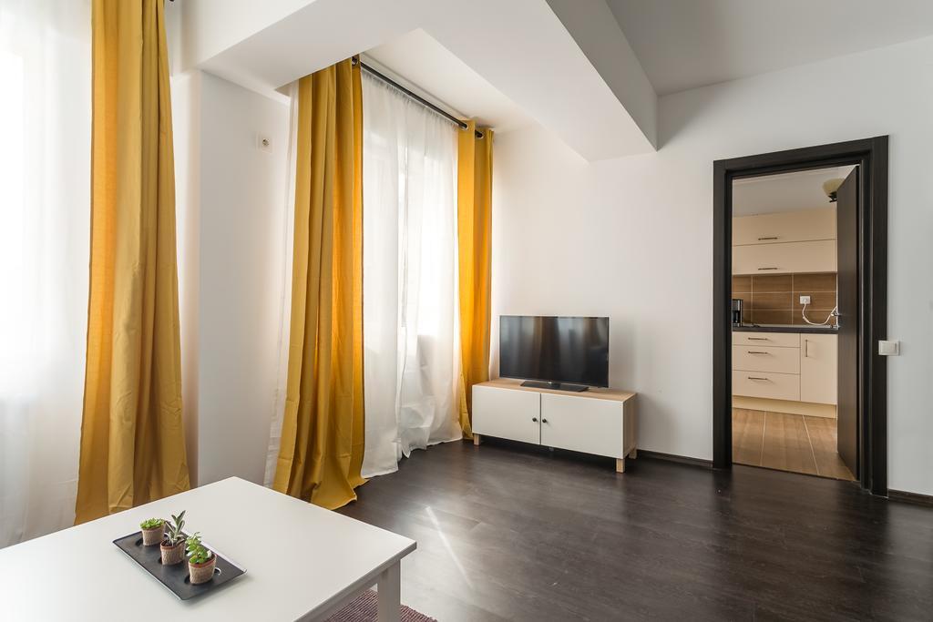 Parlament Fancy Apartments Букурещ Екстериор снимка
